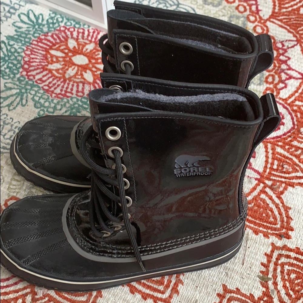 Sorel snow boots size 9
